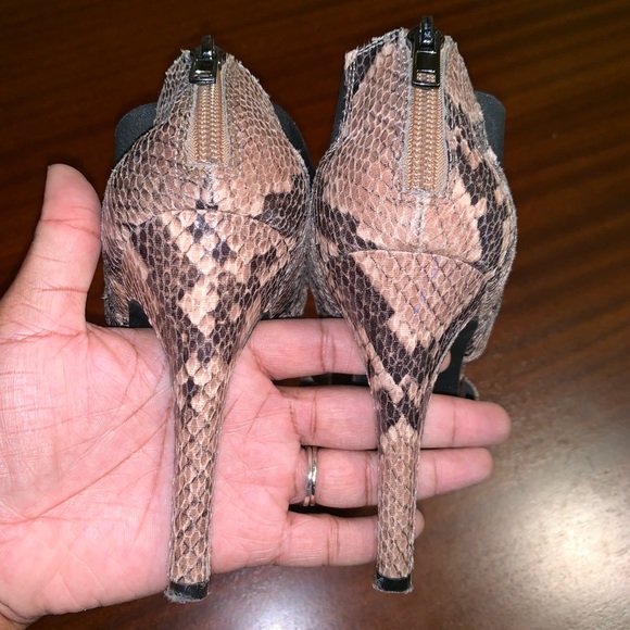 🆕Nine West Snakeskin Strappy Closed Toe Heels - Picture 6 of 8